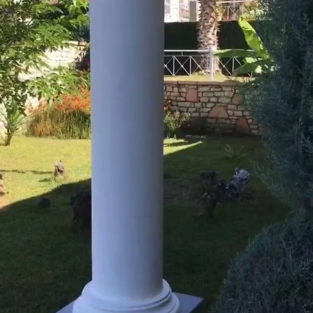 Full With Private Garden *